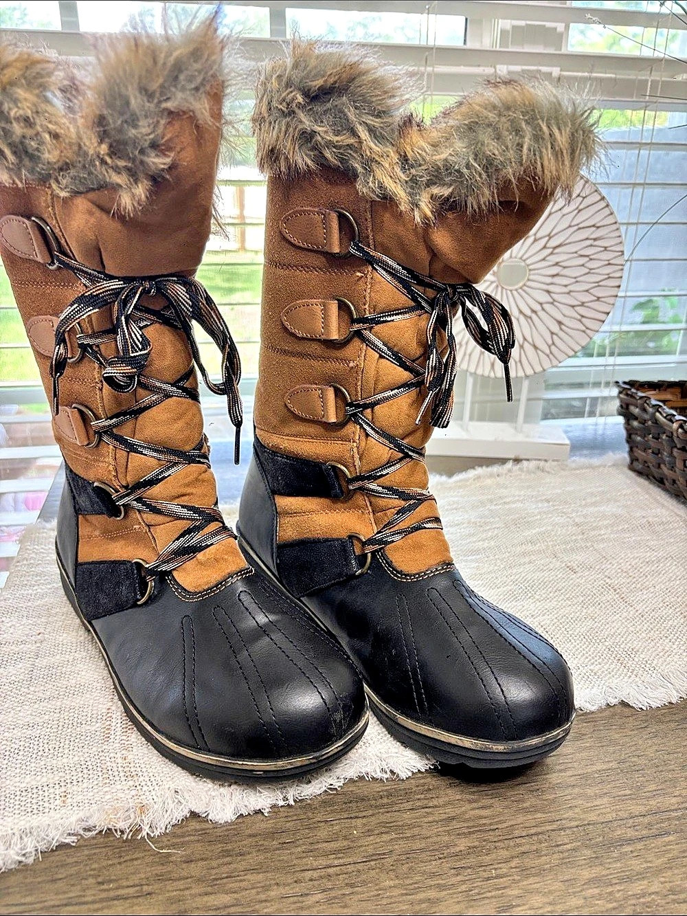 Rugged Outback Fur-Lined Winter Boots Brown & Black size 11